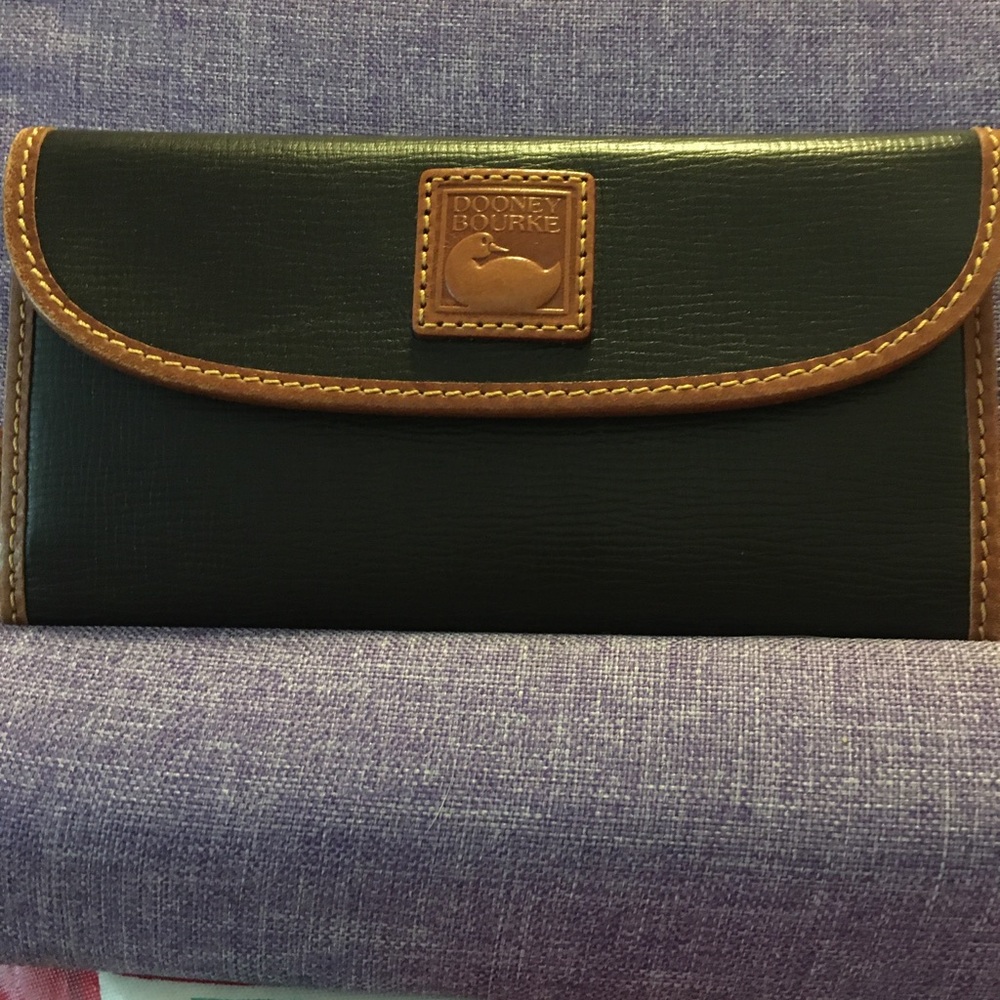 FINAL PRICE DROP Dooney & Bourke Wallet